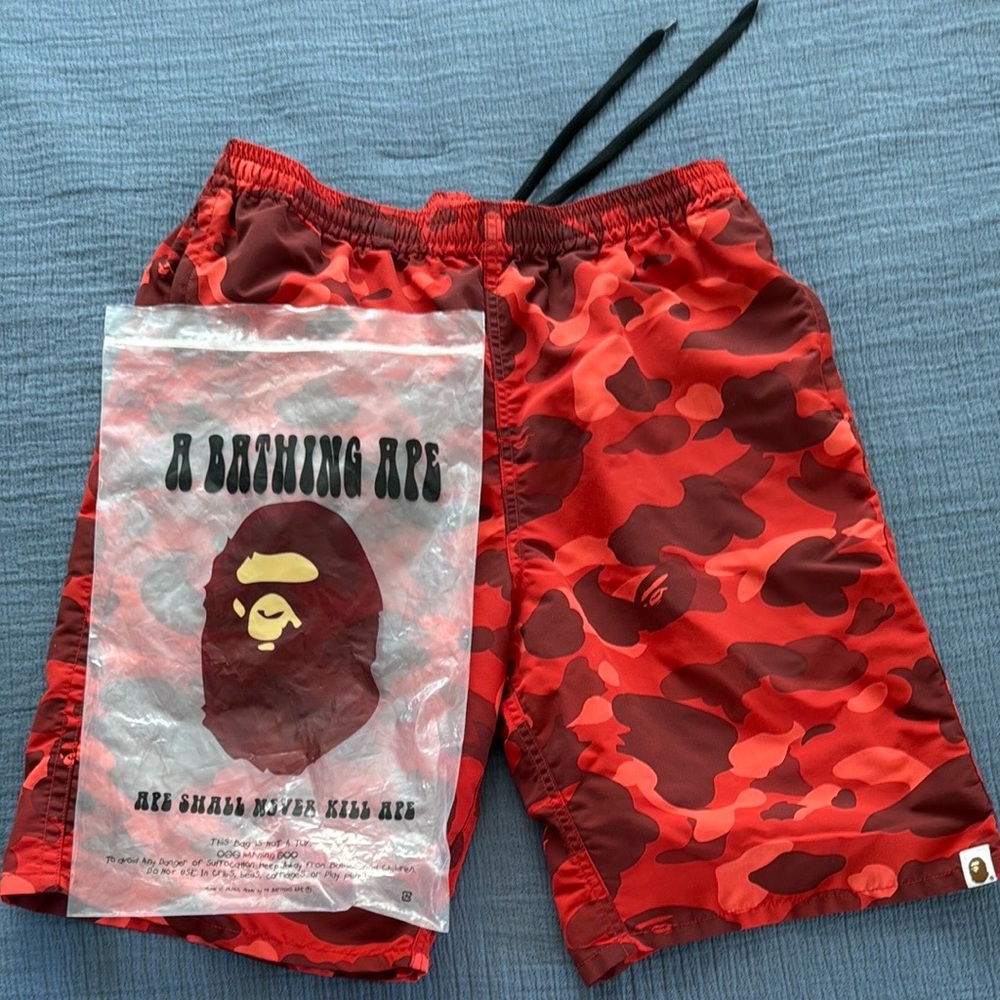 BAPE A Bathing Ape Bright Red Camo One Point Beach Shorts XL EUC (203)